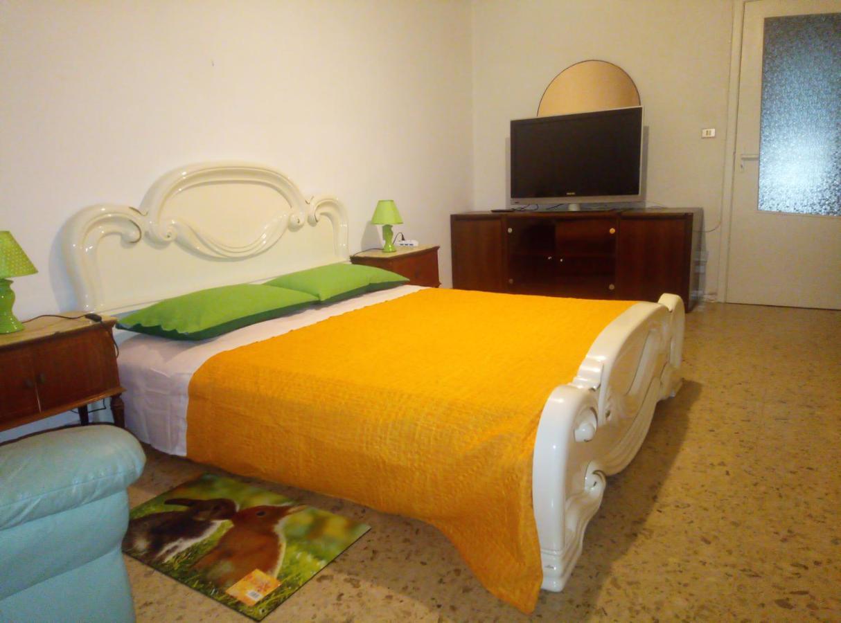 B&B 56 Euro A Notte Cagliari Exterior foto