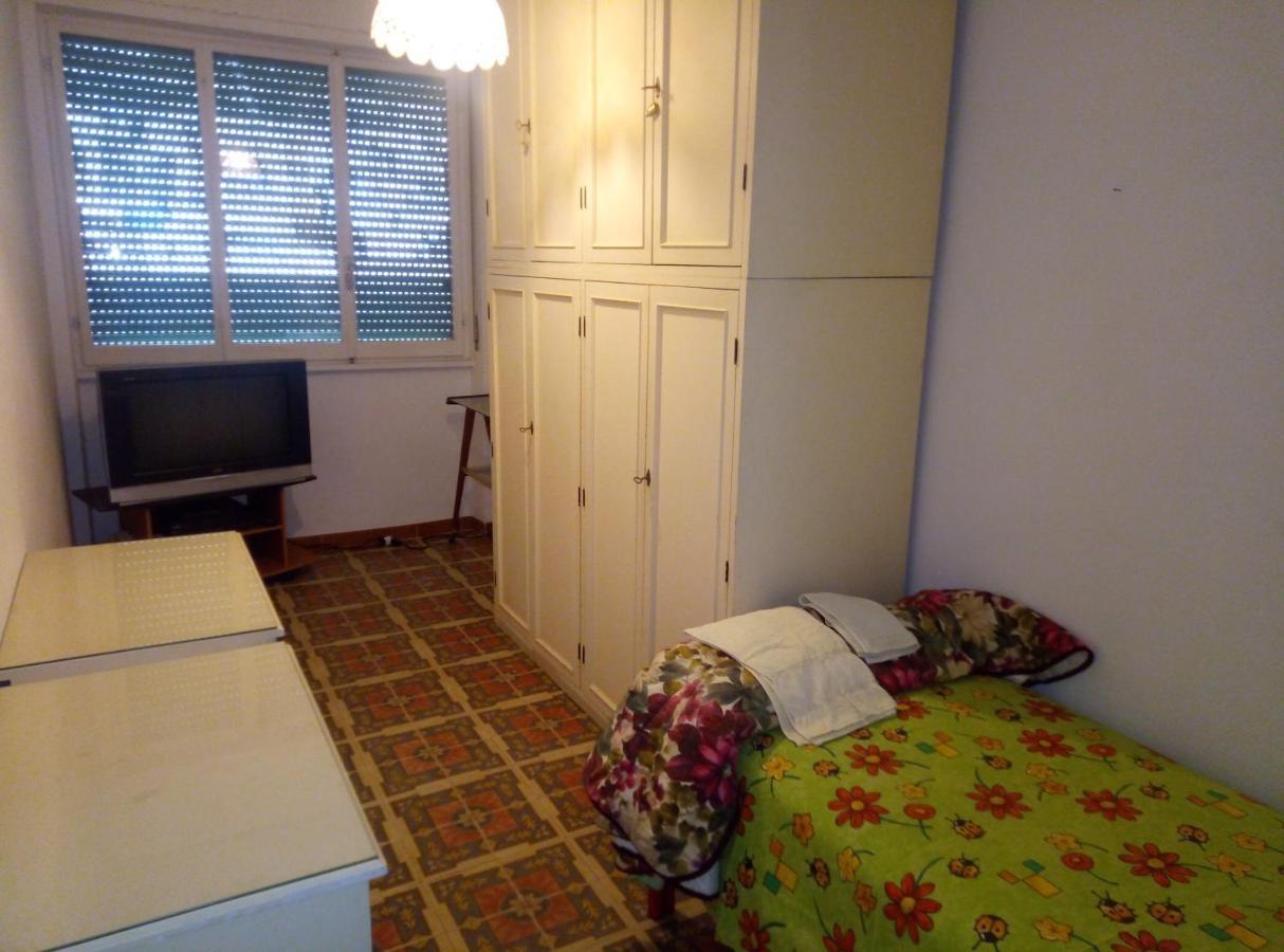 B&B 56 Euro A Notte Cagliari Exterior foto
