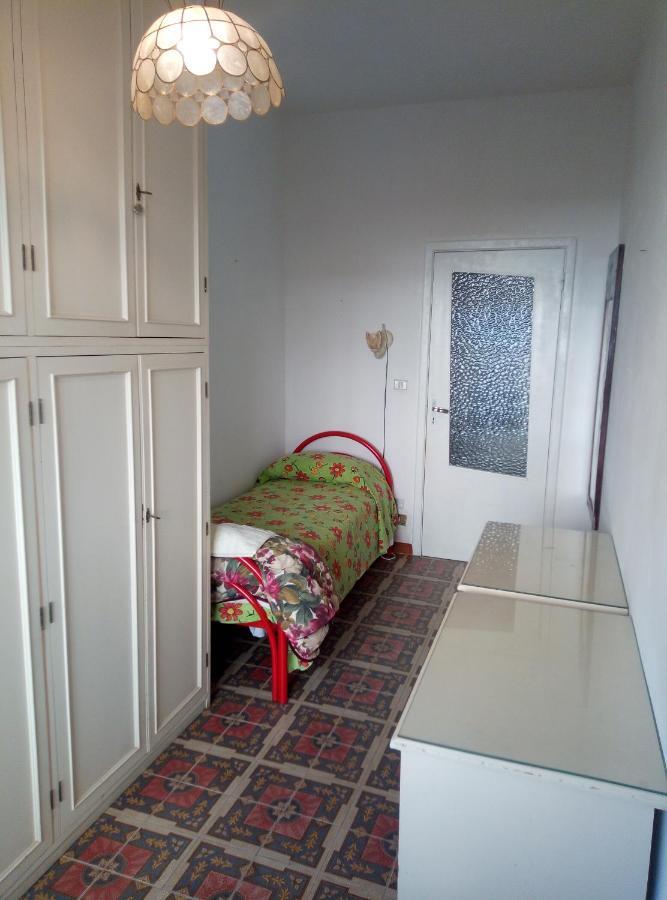 B&B 56 Euro A Notte Cagliari Exterior foto
