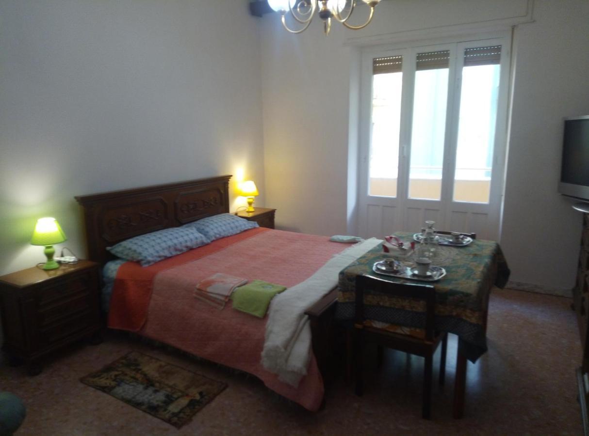 B&B 56 Euro A Notte Cagliari Exterior foto