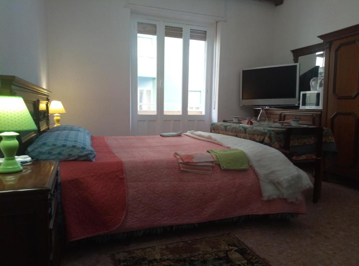 B&B 56 Euro A Notte Cagliari Exterior foto